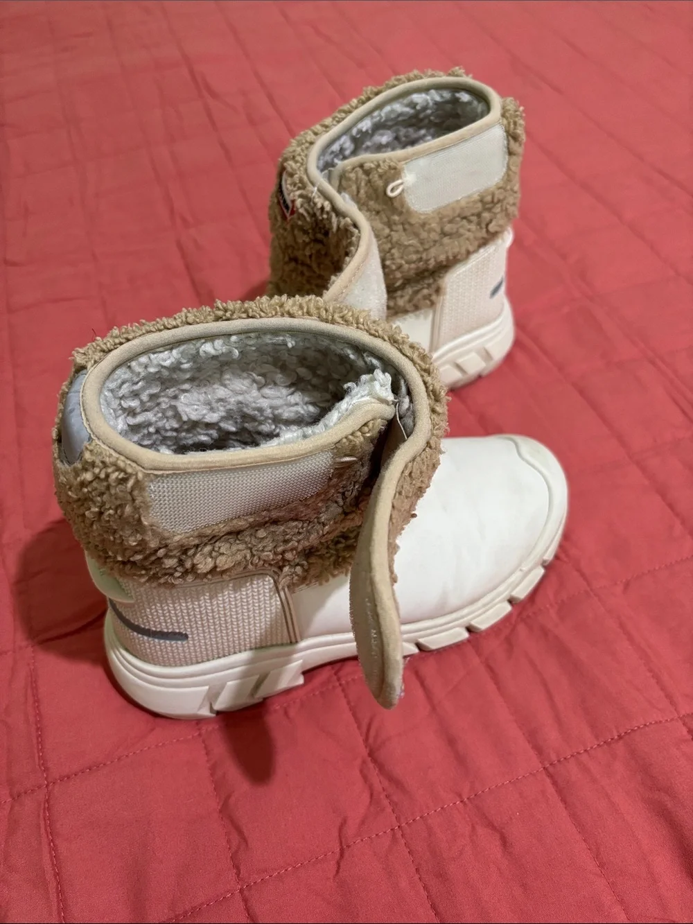 Hunter Kids White Rubber Boots with Brown Sherpa Cuff